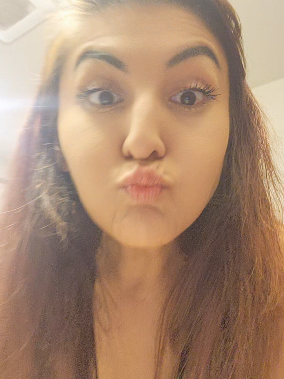 Listen to me talk about nothing while I do my makeup 💁‍♀️ #goodmorning #grwm #momlife #coldcoffee #tiredaf 