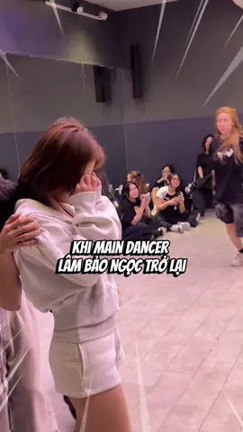 Giấc mơ main dancer cuối cùng đã thành thật rồi cả nhà ơi!!!! 🥳 DaJay và Oh Dance Team đã hết sức hết lực với Ngọc. Cảm ơn mọi người rất nhiều! Thương mọi người nhiều! Hi vọng mình có cơ hội diễn lại với nhau full team bài này nhé ❤️️🫶 #LamBaoNgoc #EmXinhSayHi #EmXinh #EXSH