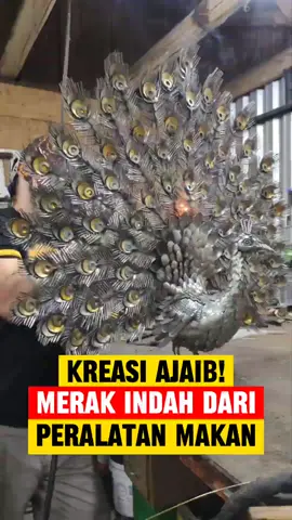 Seni Unik! Burung Merak dari Sendok dan Garpu