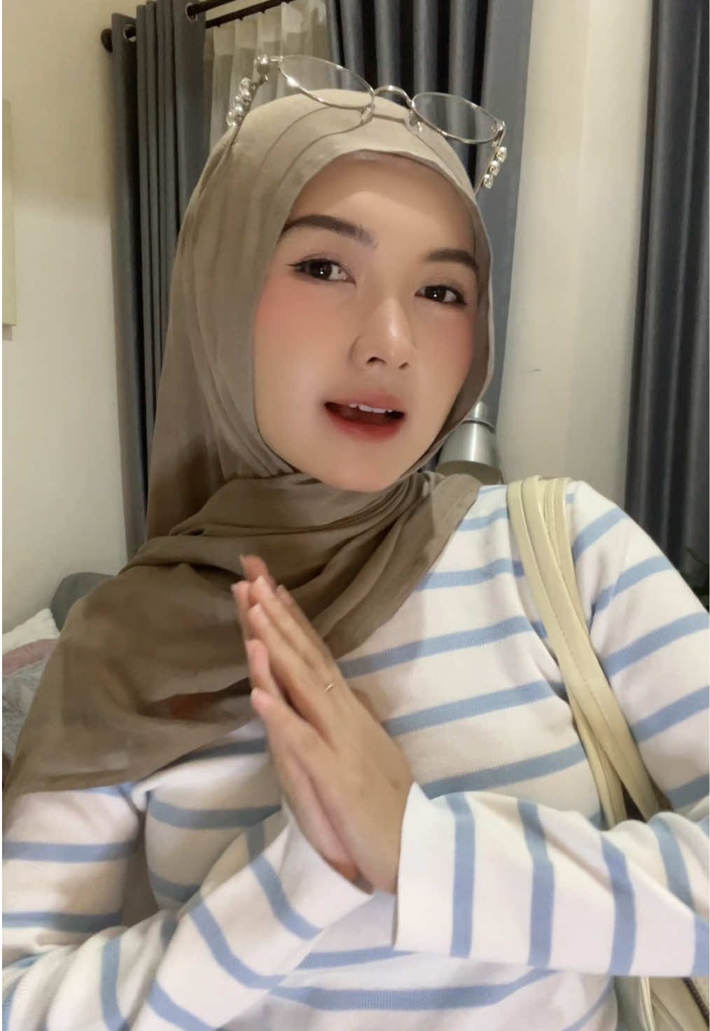 Cakep bgt hijabnya 🥹🫶🏻 #pashmina #viscose #hijabqa #pashminaviscose 