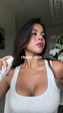 @rhode skin glazing mist 🤍 #rhode #rhodeskin #glazingmist #backtoschoolmakeup #haileybieber 