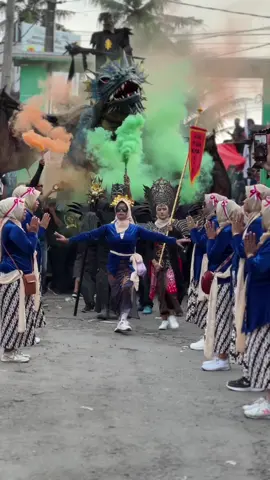 kerennn bangettt🔥🔥 #karnaval #karnaval2025 #karnavalkesugihan #karnaval17agustus #kesugihan #cilacap24jam #cilacap #cilacapngapak #cilacapkekinian #cilacapbercahaya #17agustus🇮🇩 #indonesia🇮🇩 #fyppppppppppppppppppppppp 