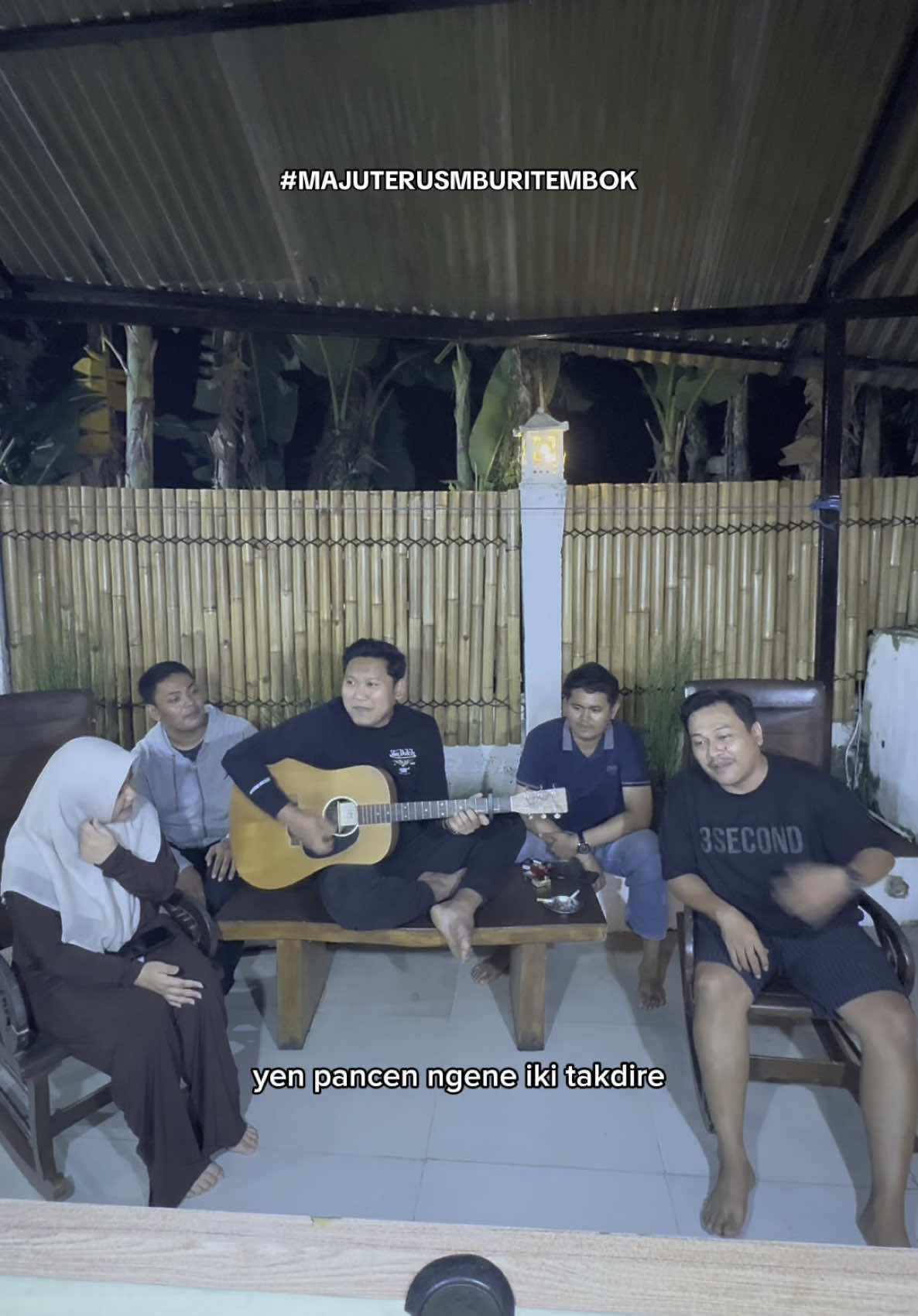 Gamau kalah sama @Mas Rio_Bakso Mas Roy💎 @PakTedjo.BaksoMasroy💪 @Bawang goreng , langsung tak bawain sama penyanyinya @Pusma Shakira bareng” sama @Renno Erwanda @Dewa Ruci @Ari anggareksa #majuterusmburitembok #terbaik #baksomasroy #pusmashakira #egowongtuo 