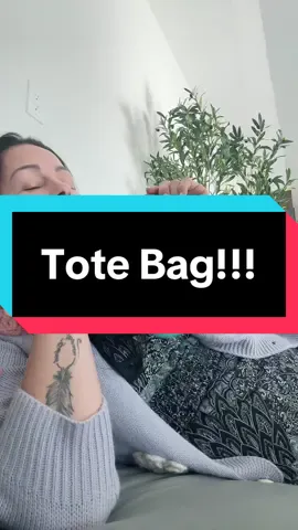 Tote bag de @MINISO @MINISO OFFICIAL ideal para llevar maquillaje, esenciales de viaje, para la playa  o uso diario. #miniso #totebag #totebags #smalltotebag #bags 