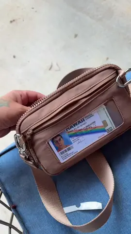 Yeeesss the Iris wallet is a crossbody too #iris #pursecollection #irisandrainbow  #walletforwomen #cardwallet