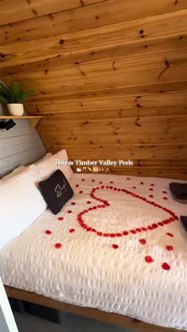 If they don’t take you here… they’re not the one 😏💐🫧 #CouplesGoals #timbervalleypods #fyp #BookYourStay #ukglamping 