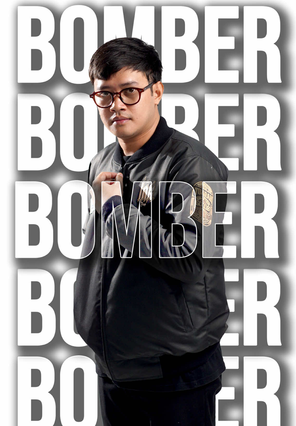 Start from scratch! . Realize your bomber jacket inspiration only at Resistcrime, a clothing manufacturer that understands and understands your clothing needs. Information & order link below @Resistcrime . #konveksi #jaket #jaketbomber #bomberjacket #garment 