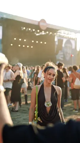 Fashion, Music & unvergessliche Momente Unsere Creator:innen haben auf dem Festival ihre Lieblingslooks aus den SHEIN Trend Stores MUSERA, MISSGUIDED, ROMWE, SHEIN ICON & SHEIN BAE getragen – von edgy bis dreamy, von casual bis glam. 💃🌈👗🔮🕶️ Das Video fasst unsere Reise zusammen – mit Looks, die Lust machen, Neues auszuprobieren, und Momenten, die man nicht vergisst. 💫 Welcher Style inspiriert euch am meisten? #SHEINwearitlouder #SHEINtrends #Festivaloutfit