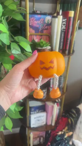 This little Halloween pumpkin lamp is perfect for spooky season #halloween #pumpkin #spookyseason #nightlight #pumpkinlight 