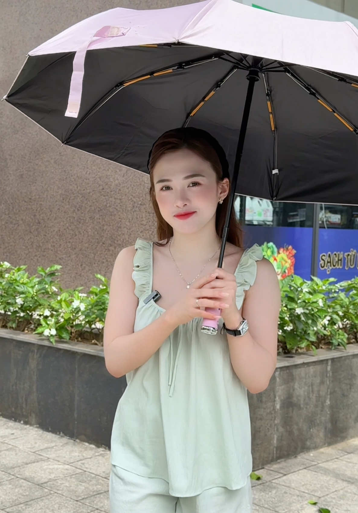 Kaka màu xinh dã man, mà chắc chắn lắm lun 