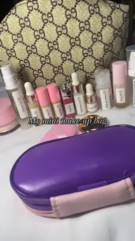 My mini make-up bag #minimakeup #makeupbag #neceser #explorer #makeup @Huda Beauty @Charlotte Tilbury @Catrice Cosmetics @essence.cosmetics @KIKO Milano @rimmellondon 