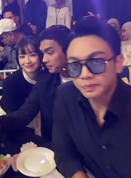Sebenarnya Sarip ke Aira yang jadi orang ketiga ni?? #hilangdalamrindu  @Zarifun$ @Tracie Sinidol 🦋 