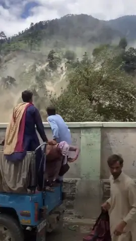 Officials have issued alerts after flood waters have disrupted flights and blocked streets. #Pakistan #India #floods