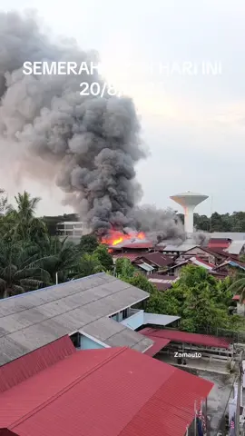 Kedai kayu semerah terbakar .. semoga tabah tuan kedai semua… #semerah #drone #batupahat 