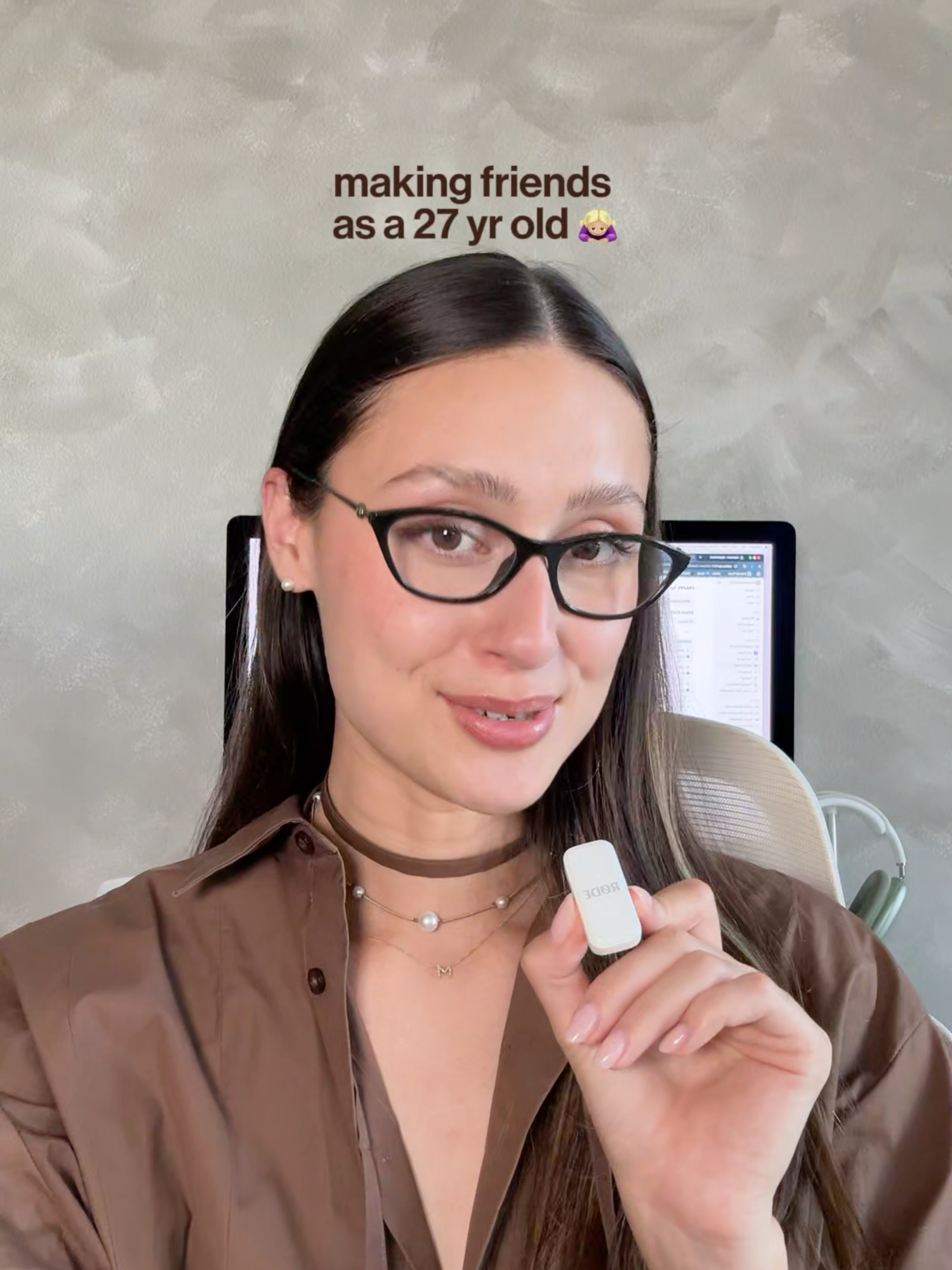 soo what are your tips for making friends as an adult 😅 LMK below 👇🏼
