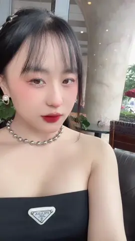Chân ái trong mùa hè này🥰 #larocheposaypartner #anthelios #depdachieu #TikTokFinds #kemchongnang