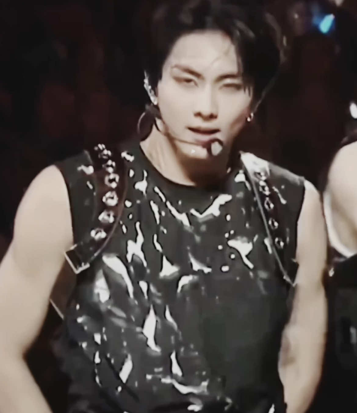 #JUNGWON || the things i’d do to just get a glimpse of it cc nnewjeans  #enhypen #jungwonedit #kpopfyp #yimfilms  yang jungwon edit enhypen engene weverse live ni-ki body back