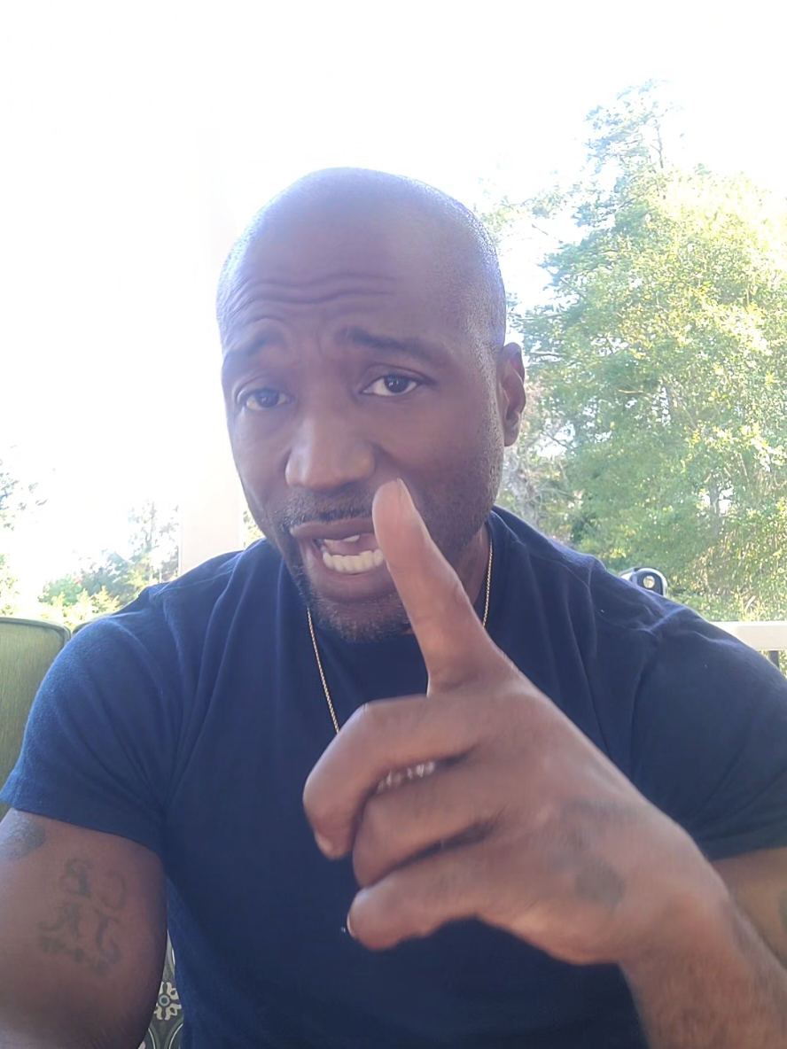 All Eyes On ME 👀  #listenup #growthhacks #LIVEIncentiveProgram #GoLIVEGrowFast #PaidPartnership 