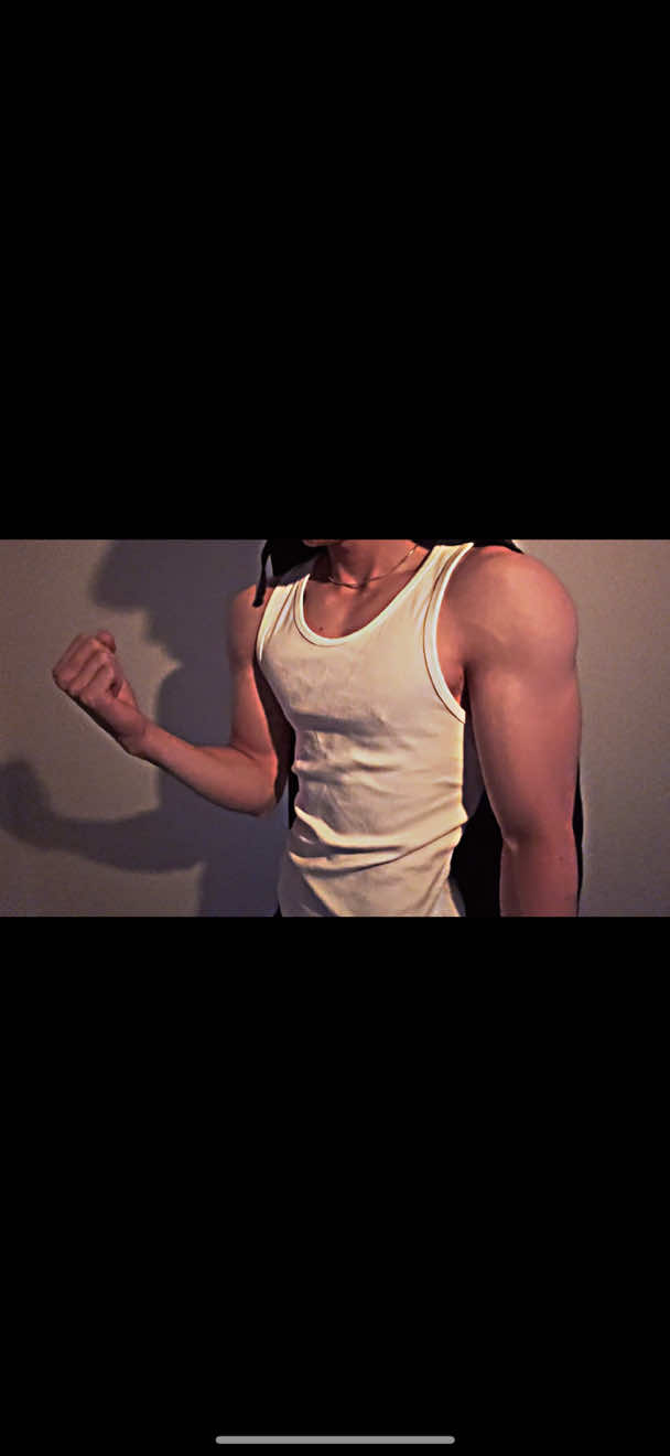 The reason you’re not gaining muscle is either your diet or your training intensity. #Workout #gym #GymTok #motivation #workoutmotivation 