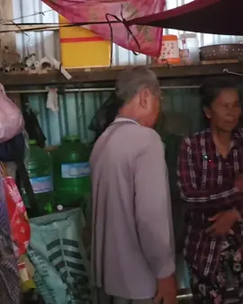 Về đến căn nhà nhỏ Cô Giao và Chú Minh nói lời chia tay trong nước mắt 