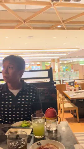 Bisa2nya mereka santai banget ngerasain gempa bekasi 4,9 sr 🥲 kata suami dia santai karna posisi di mall deltamas cikarang kan punya jepang, biasanya aman. Gitu katany😂 #gempa #gempabekasi 
