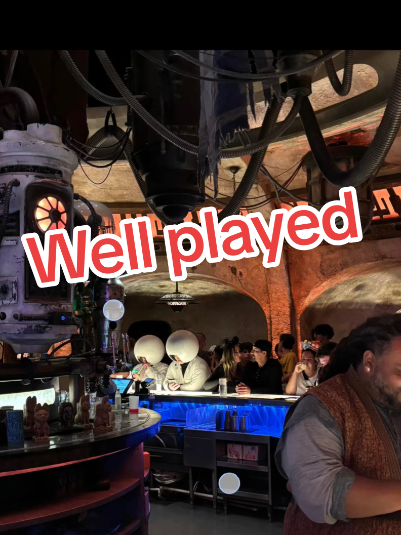 Olgas Cantina Galaxy's Edge  #disneyworld #starwarscosplay #hollywoodstudios #disneyworldflorida #starwars 