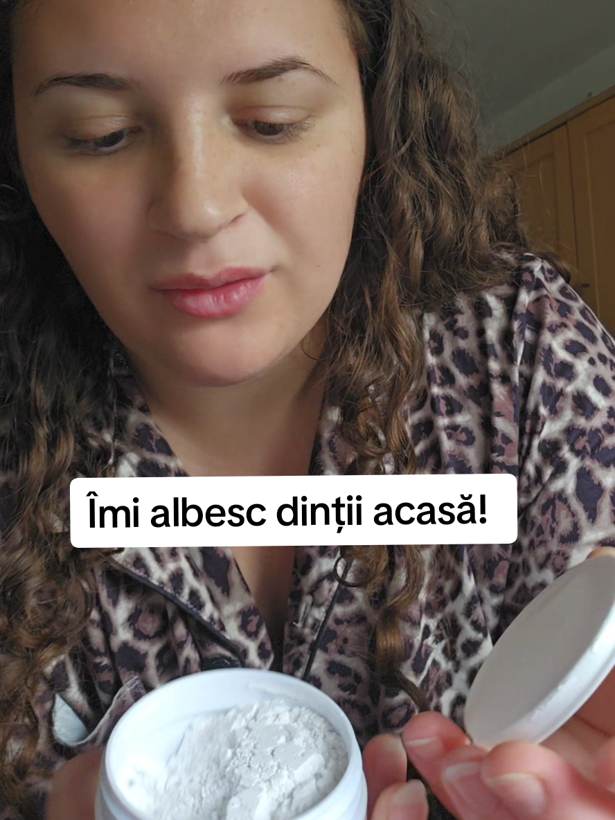Încerc sa îmi albesc dinții acasă așa că am comandat acest produs pentru a îl testa și a vedea dacă funcționează! #albire_dentara_acasa #whitening_teet_at_home #whitening_teet_product #products_on_tiktokshop #albire_dentara 