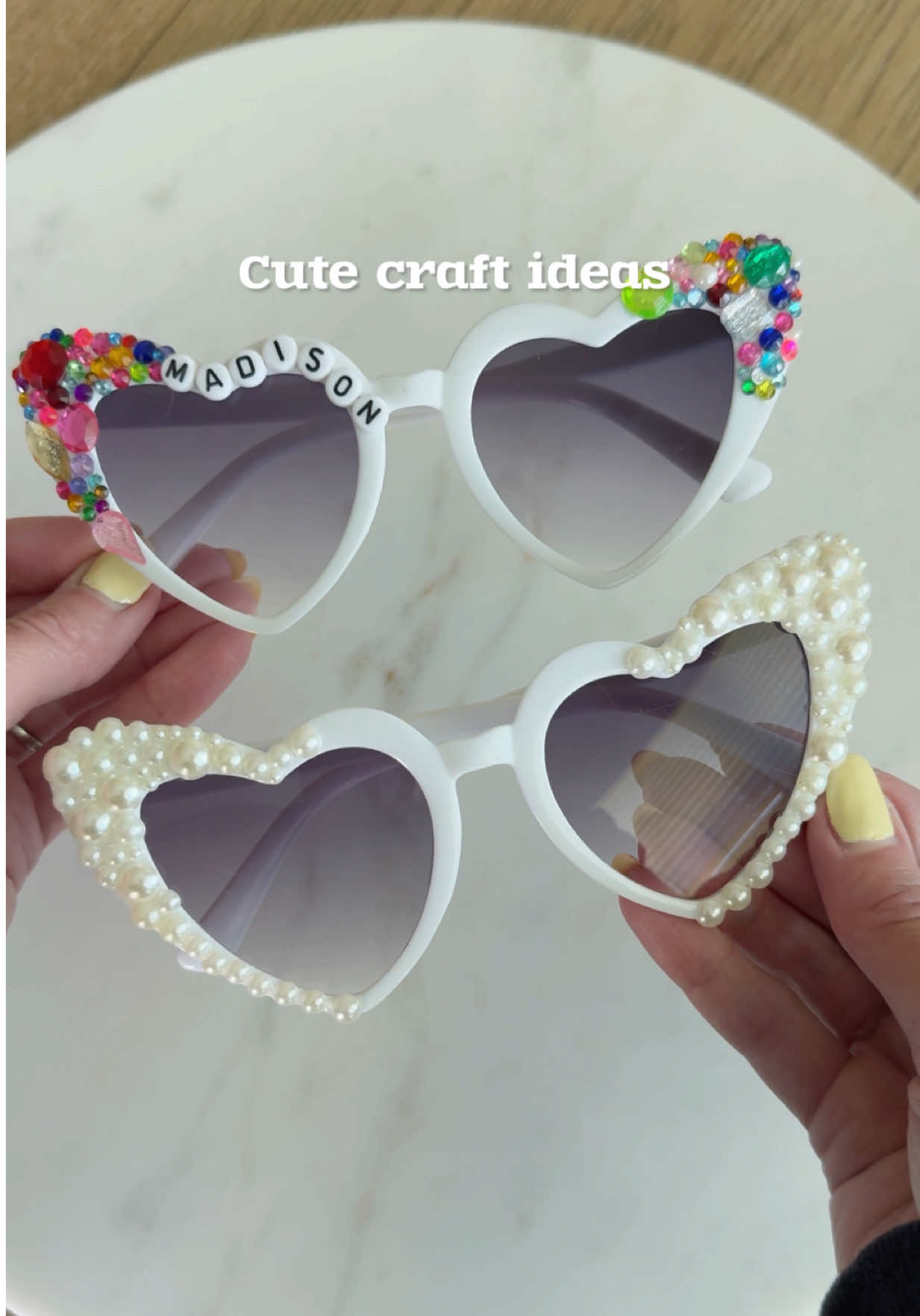 DIY sunglasses. This is so fun for a birthday party activity or girls night craft! 😎 #craftideas #kidscrafts #birthdaypartyidea #diyideas #easycrafts Craft ideas, cute diy ideas, birthday crafts, birthday activities, birthday party ideas, kids party ideas, girls night craft ideas