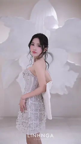 Bắt trend đỉnh thế này chỉ có thể là nàng thơ LuNa Hằng Trịnh ❤️❤️   #LinhNgaCouture #LinhNgaBridal #LunaHangTrinh #Luna #linhngadesigner 