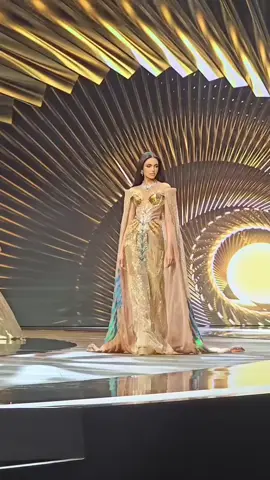 Màn trình diễn Dạ hội của Veena thông qua góc nhìn của khán giả | #universeisu_vn 