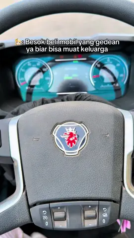 besok kamu bawa sekeluarga besar kamu juga ayo sayang😋🔥🤫 #scania #k450cb #skylanderr25 #busindonesia #newarmada 