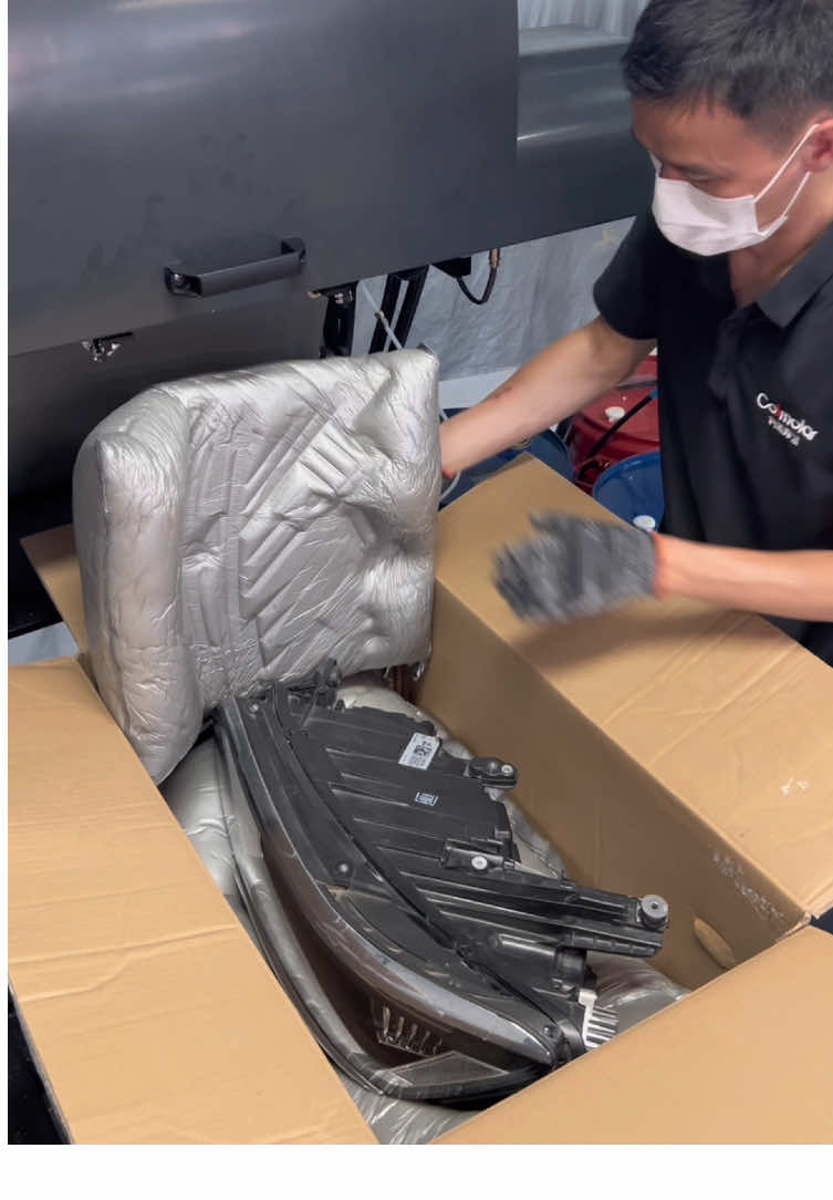 How strong is the on-site flower bubble packaging? Even if you throw a car headlight on the ground, it's fine!