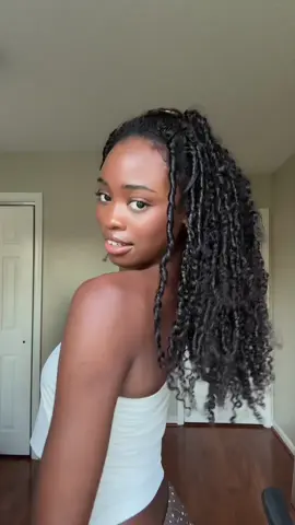 Whatever this hairstyle is called I’m obsessed in the same way I am with the katseye x Gap campaign 🤩✨