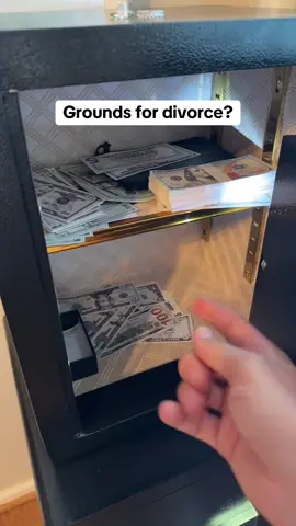Bought my wife a compact electronic safe just for her jewelry… yet she keeps leaving it OUTSIDE the safe 🤦‍♂️ Make it make sense. Protect your valuables before they walk away.  #SmallSafe #ElectronicSafe #JewelrySafe #HomeSecurity #ProtectYourValuables      