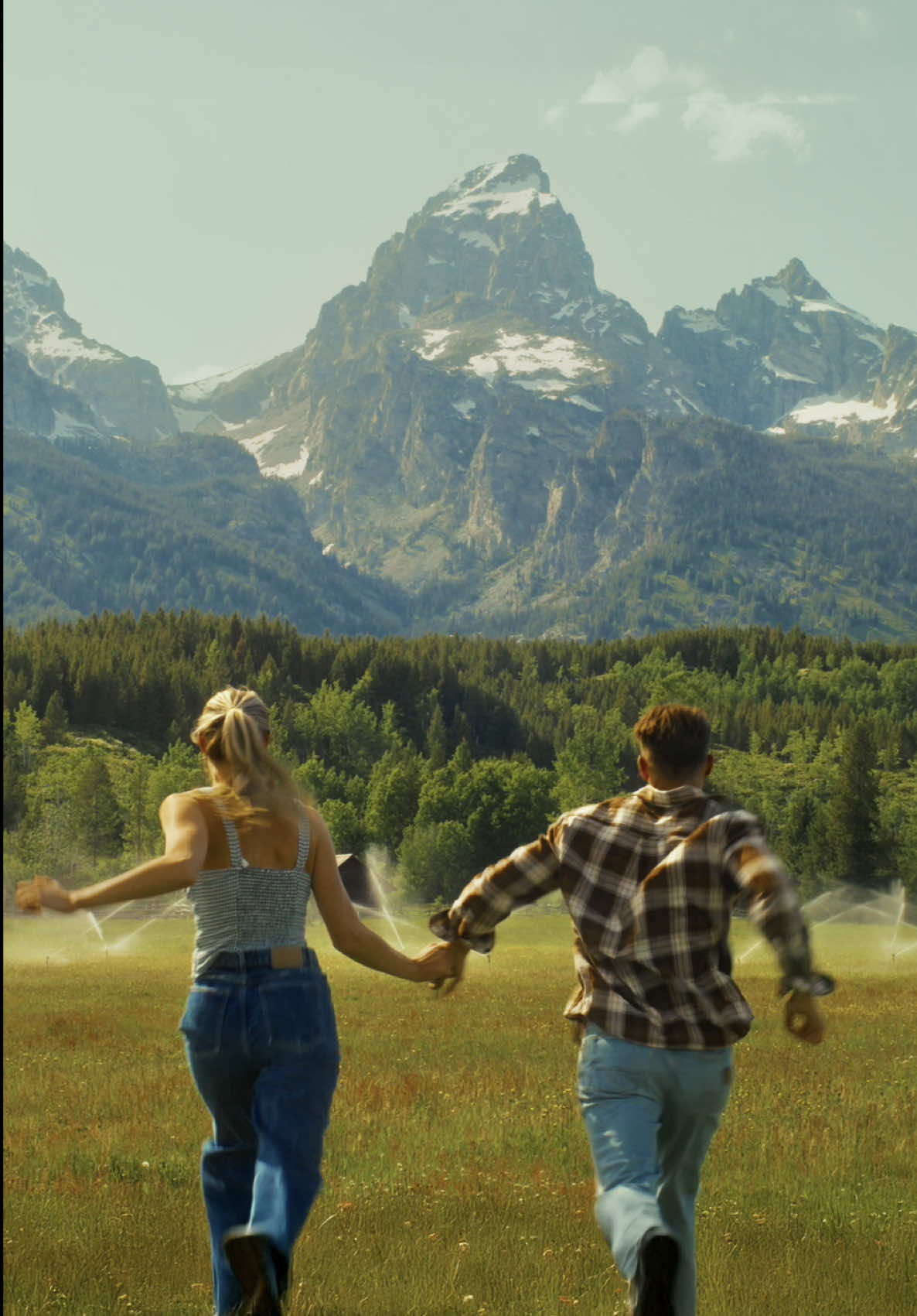 Let’s pretend summer isn’t ending… 🏔️☀️