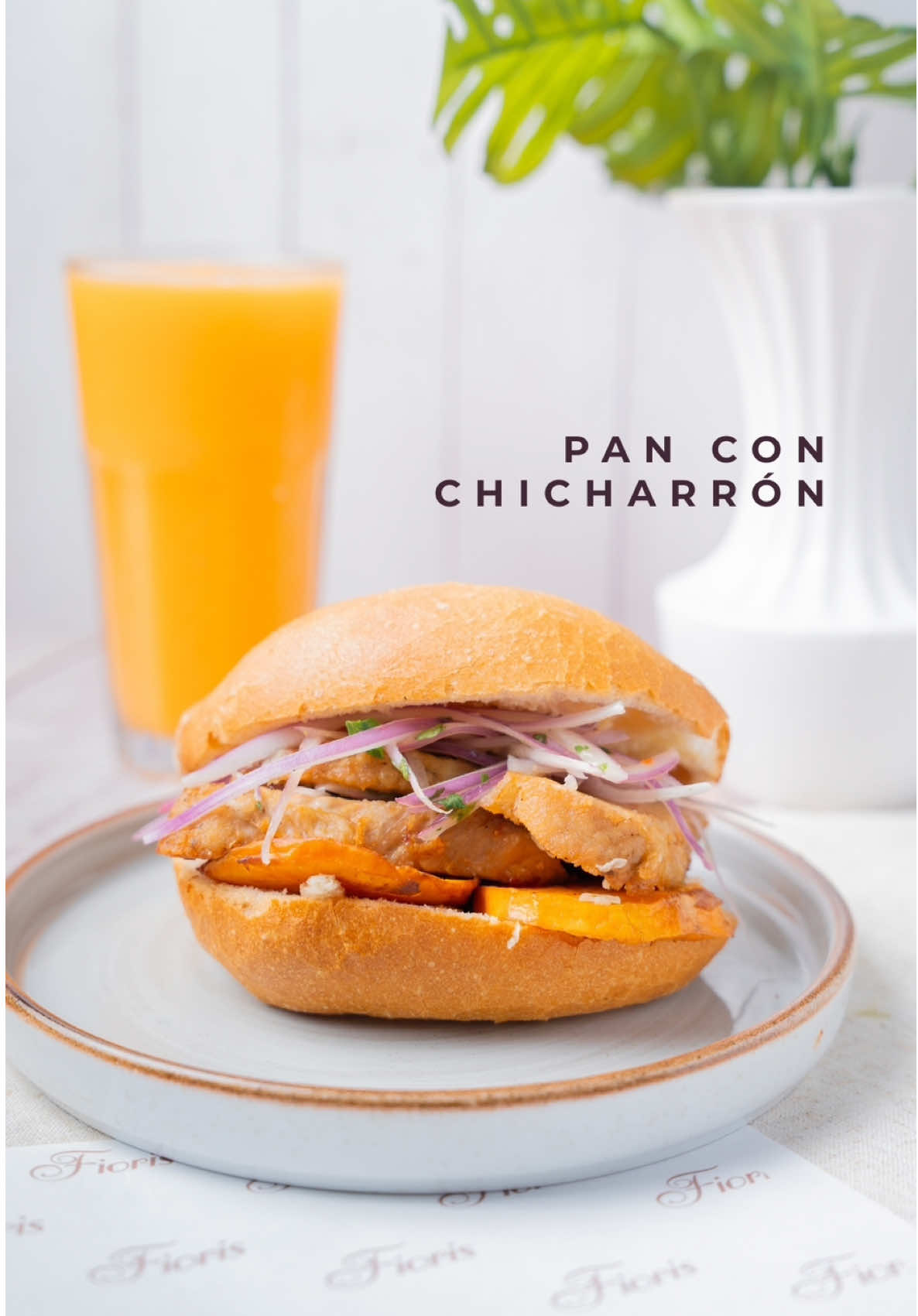 no se puede comparar nuestro pan con chicharrón con unos cuates con queso 🤭😰 #ibai #peru #panconchicharron #paratii 