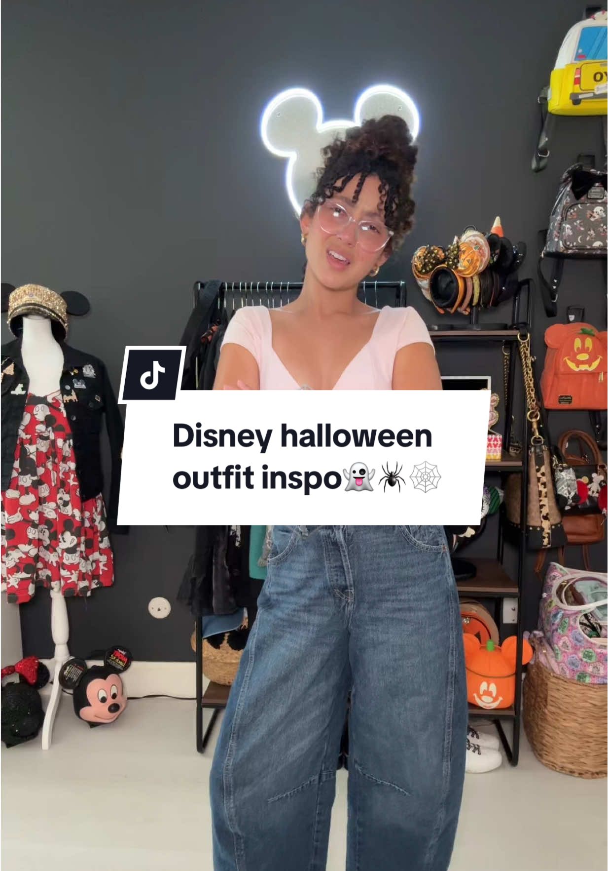 Thank you @BaubleBar for gifting me these BOOtiful pieces🕸️👻 #gifted #disney #disneystyle #halloween #disneyoutfit 