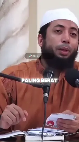 Ciri sholatnya orang munafik adalah 1. Menunda waktu sholat 2. Sholat dalam keadaan malas 3. Merasa berat mengerjakan sholat subuh dan isya 4. Sholatnya cepat dan tidak tumakninah 5. Malas menghadari sholat berjamaah dimasjid 6. Tidak mengingat Allah didalam sholatnya 7. Riya’ didalam sholatnya 8. Masih mengerjakan maksiat #fyp #dakwah #islam 