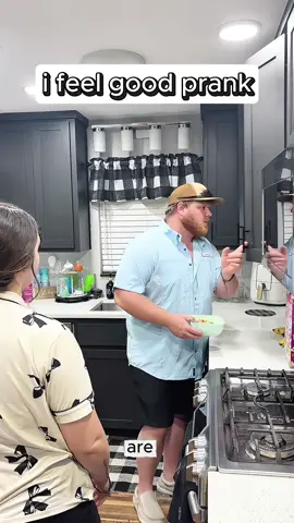 “ I feel good “ prank 🤣🤣#scare #scareprank #prank #fun #viral #trending #jumpscare #couple #fyp #family #challenge #ifeelgood 