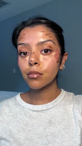 super easy glowy look @MERIT Beauty Minimalist Stick in Buff @NARS Cosmetics Radiant Creamy Concealer in Ginger @Morphe Cosmetics Contour Stick in Sharpened  @rhode skin Pocket Blush in Sleepy Girl Glazing Mist #makeuptutorial #contourtutorial #rhodeskin #blendingtutorial  