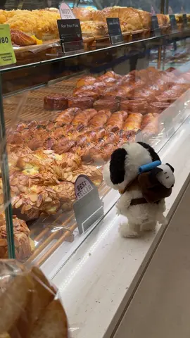 kwosuhnttt #croissant #snoopy #peanuts #parisbaguette #esnupi 