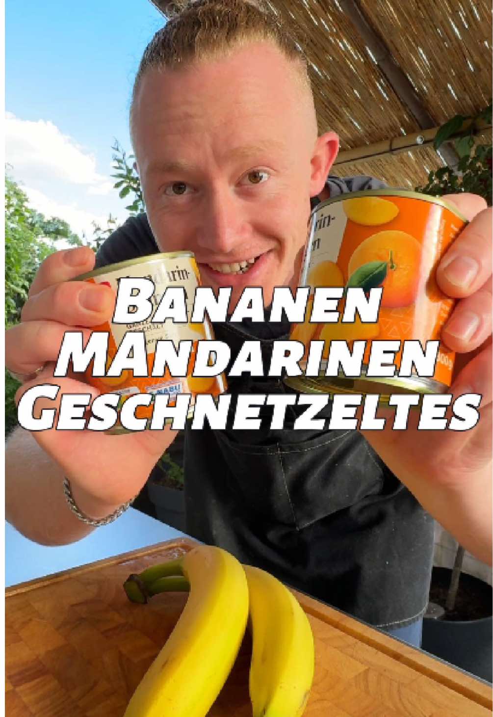 Geschnetzeltes mit Banane und Mandarine😋 Ich weis dieses Putengeschnetzeltes mit Banane und Mandarine klingt sehr abgefahren und nach einer verrückten Kombination, aber es schmeckt fantastisch! Ich kann es nur empfehlen. Ein Rezept meiner Oma! Zutaten: - 400g Putenbrust - ⁠1 Zwiebel - ⁠2 Knoblauchzehen - ⁠50ml Vermouth - ⁠250ml Sahne (Koch-Rahm) - ⁠200ml Gemüsebrühe - ⁠große Ingwerknolle - ⁠1 EL Currypulver - ⁠1 EL Essig - ⁠350g Mandarinen aus der Dose (davon die Hälfte des Safts) - ⁠2 Bananen - ⁠Petersilie - ⁠Salz und Pfeffer #brunopecorino #rezepte #rezeptideen #geschnetzeltes #banane  