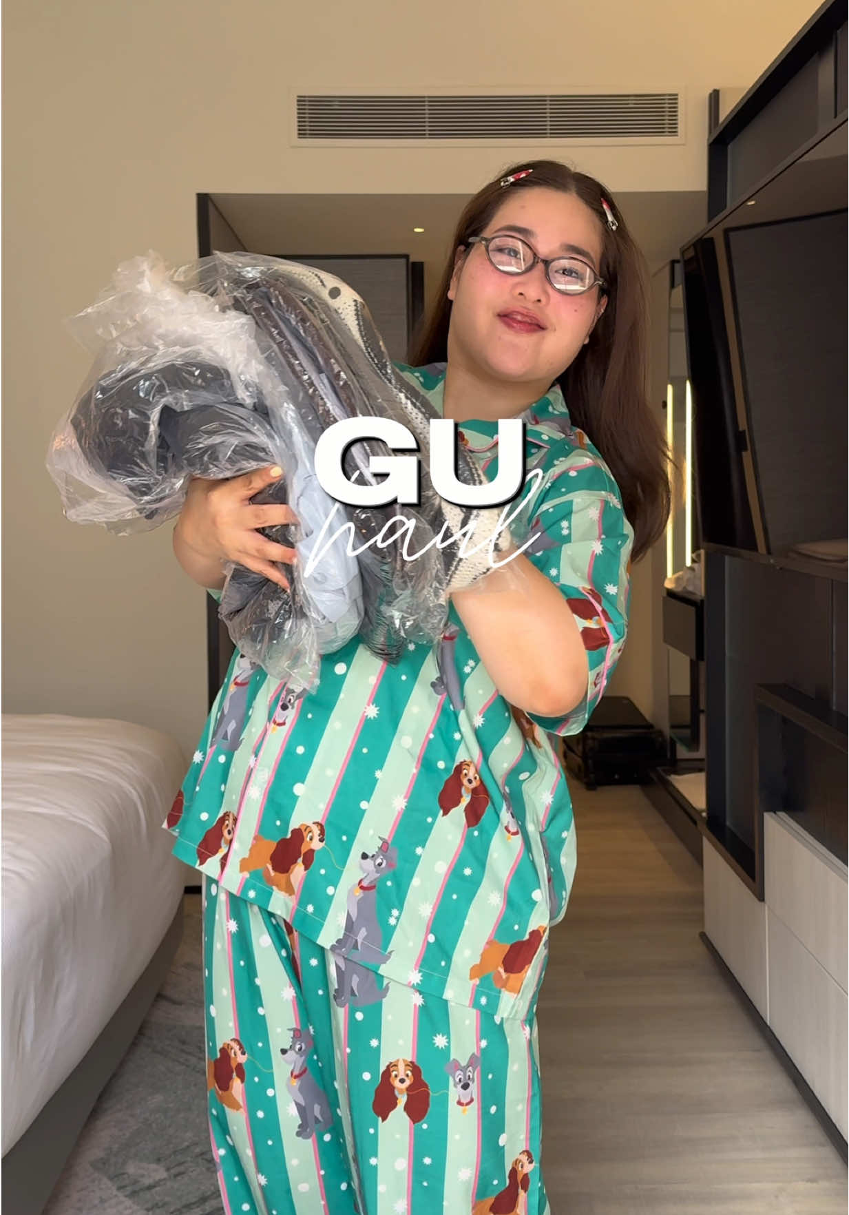 ไม่ต้องเสื้อผ้า GU ถึงที่ ญป แล้วววว เพราะ @sundrybound เค้ามีทุกรุ่นทุกแบบเหมือนยกทั้งร้าน GU มาไว้ที่ไทยเลยยยย #ppystuffป้ายยา #gu #เสื้อผ้าสาวอวบ #unboxing #แต่งตัวสาวอวบ 