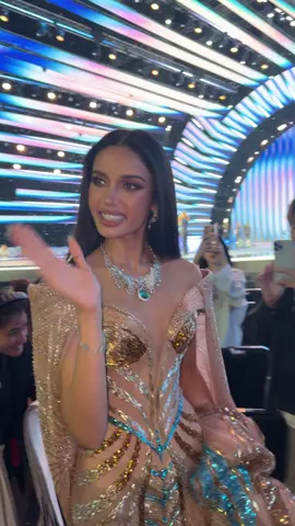 โอ้ววว  #veenapraveenar #วีนา #missuniverso #missuniversethailand2025 #missuniverse2025 