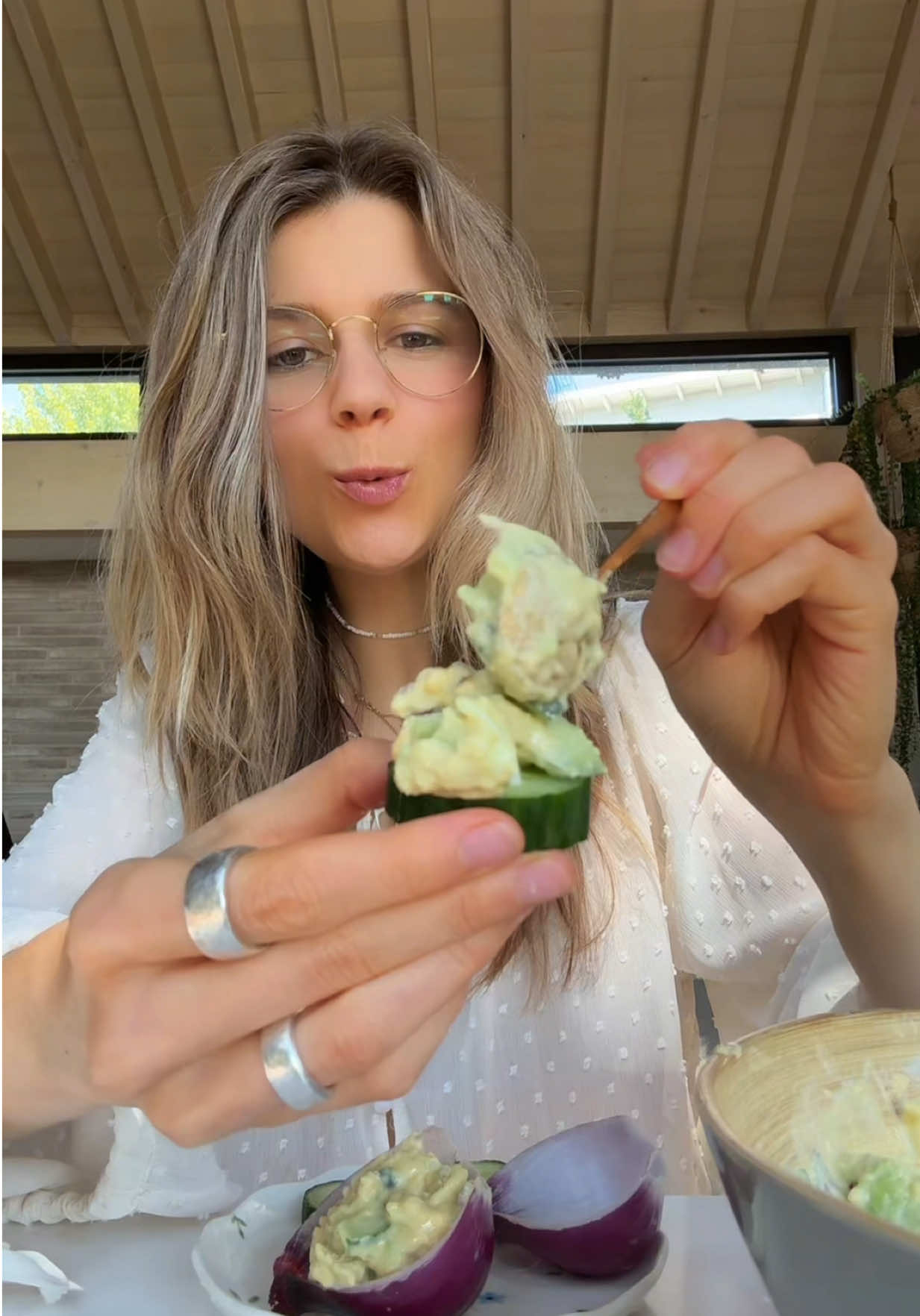 Egg Salad Recipe 🥗@adamhoad_coaching  	•	4–5 eggs 	•	Greek yogurt 	•	A handful of cashews 	•	½ cucumber 	•	½ red onion 	•	Salt & pepper 	•	Honey 	•	1 avocado 	•	Lots of mustard 	•	Lemon juice 	•	Garlic powder 	•	(Optional: dill and mayo)
