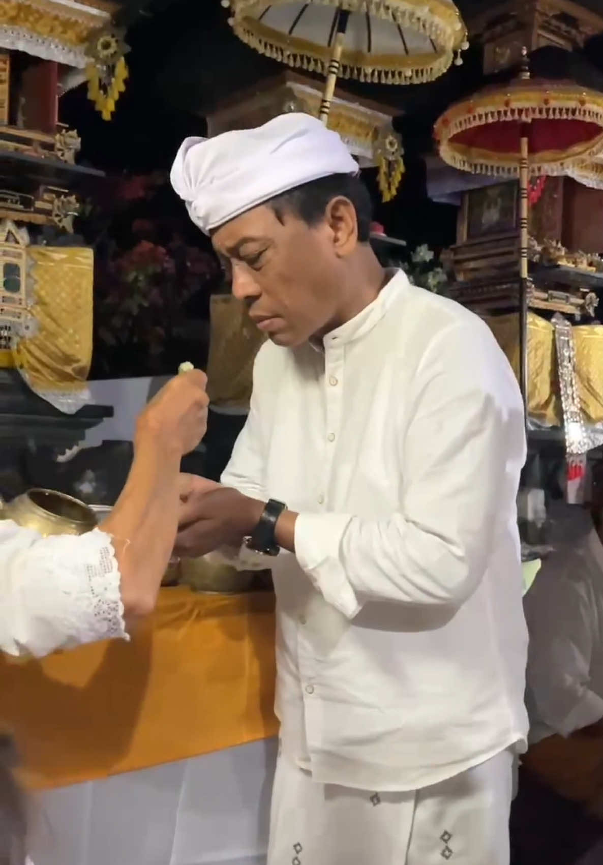 Rahajeng buda cemeng klawu semeton 🙏🏻😇  mogi rahayu sareng sami.