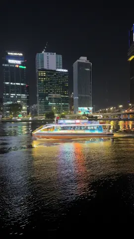 Góc nhìn của ta thì lúc nào đẹp nhưng chỉ tiếc cuộc đời này là cả một bức tranh toàn cảnh và ko phải lúc nào cũng đẹp 😊