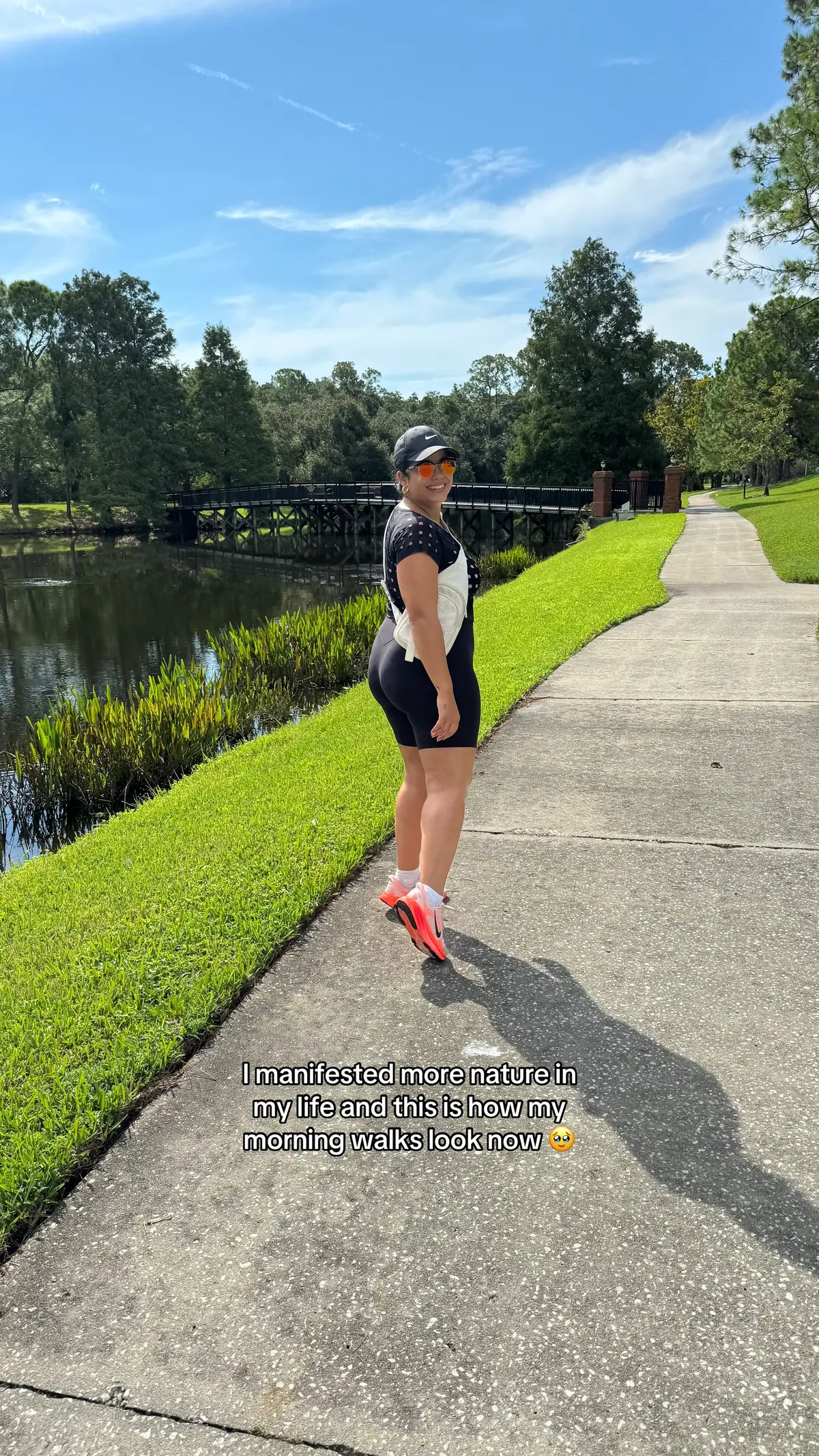 last year I manifested living in a place with more nature and sunshine all year round, today I’m living that 🧡  #manifesting #movedtoflorida #natureathome 
