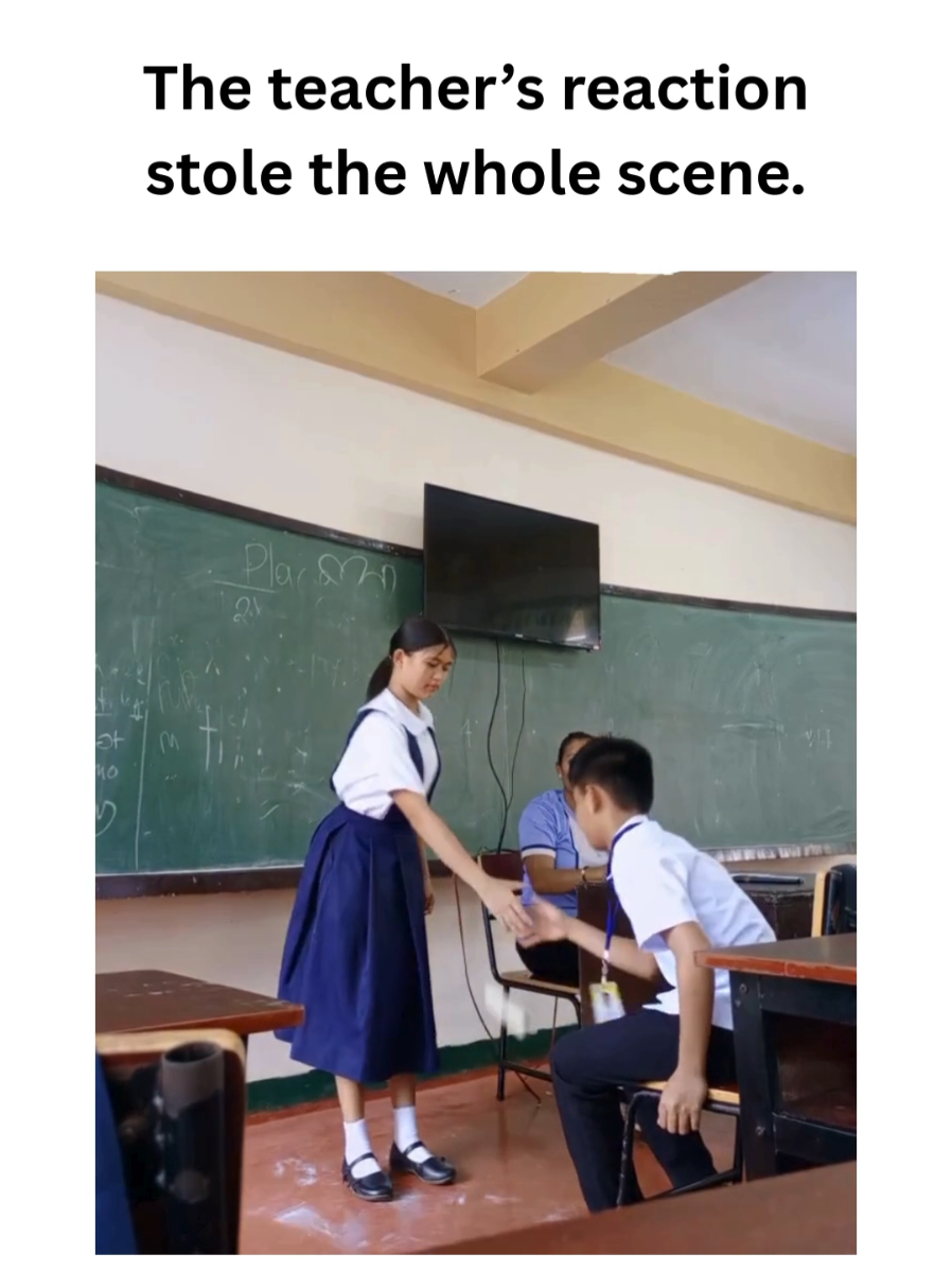 ✨ The teacher’s reaction stole the whole scene. #BackgroundMVP #TeacherGoals #ComedyClass
