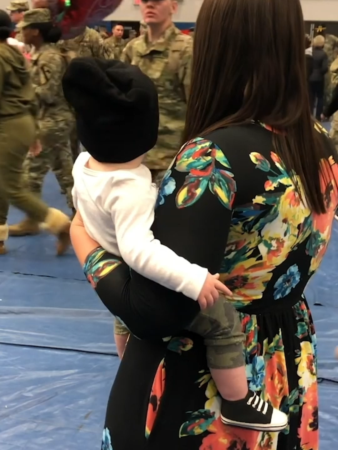 Soldiers coming home and surprise their family ❤️ #feelings #loveyou #cominghome #familytime #militarylife